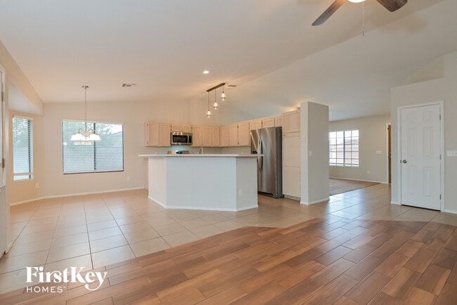 Building Photo - 10060 E Falcon Point Dr