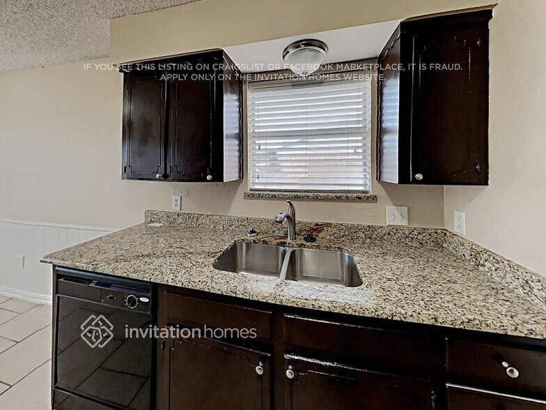 Building Photo - 1011 Stell Ave