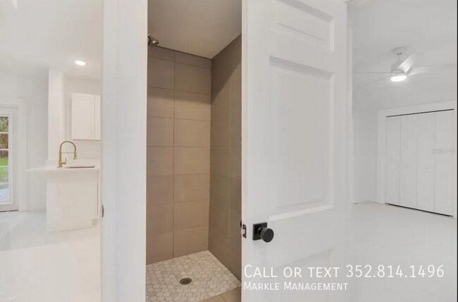 Building Photo - 5240 Alleman Dr