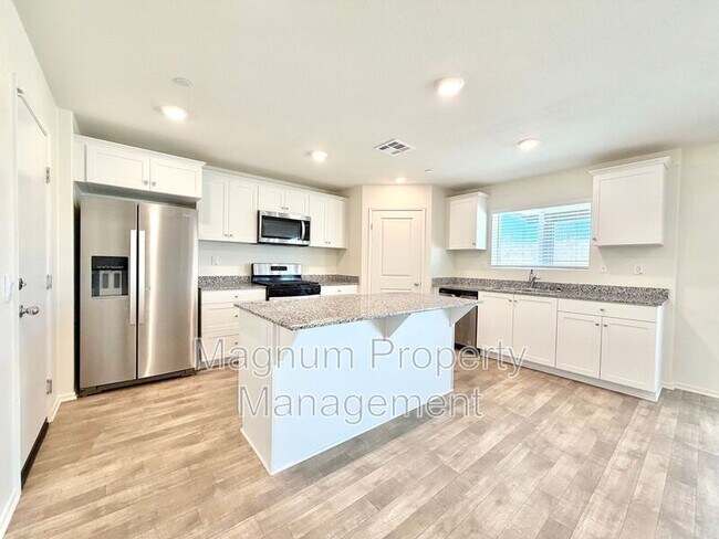 Building Photo - 31097 Water Beech Dr