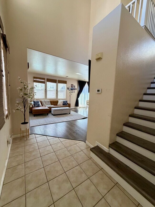 Building Photo - STUNNING Gated 3 Bed/2.5 Bath Soledad Home