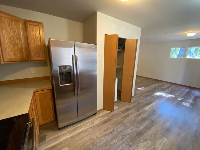 Building Photo - DuPont 3 bedroom home