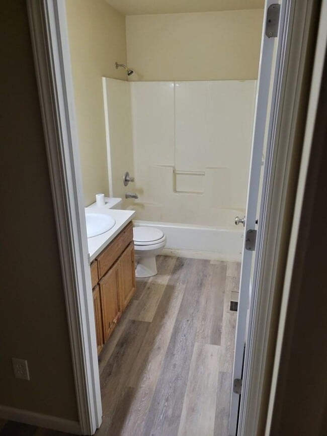 Building Photo - Quiet Area.1%-