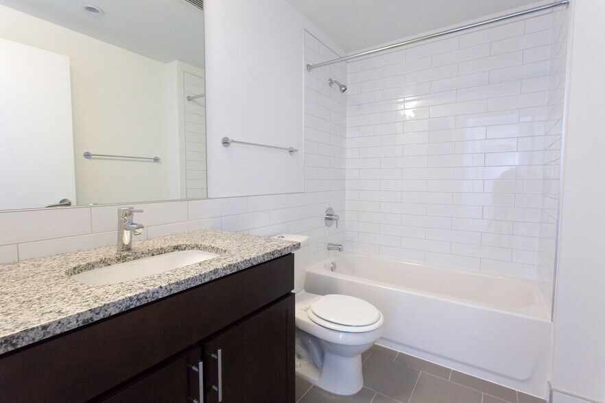 Interior Photo - Shoreland