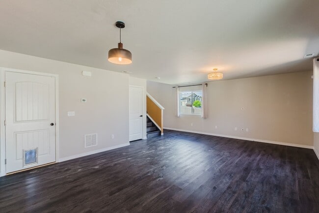Building Photo - Beautiful 3-Bedroom Home in Ventana | Pool Community Near Fort Carson