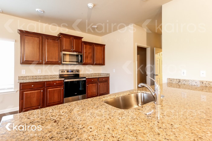 Building Photo - 1067 Pilgrim Ln
