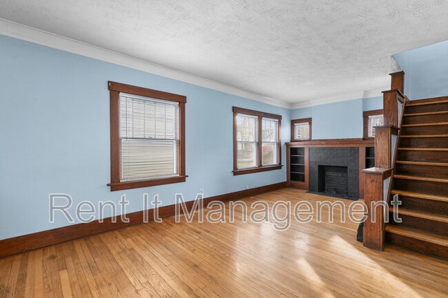 Building Photo - 3228 Fontenelle Blvd