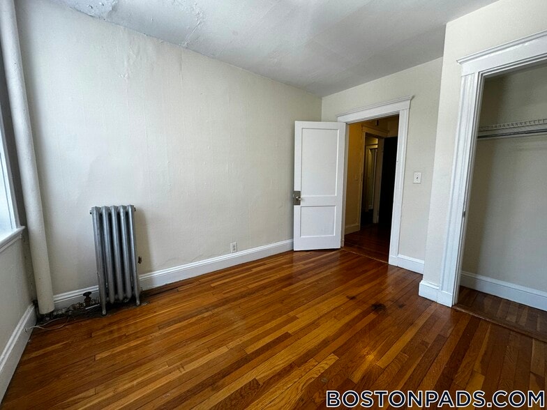 Building Photo - 5 Barrows St