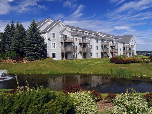 Primary Photo - Harbor Cove Apartments & Beach Club