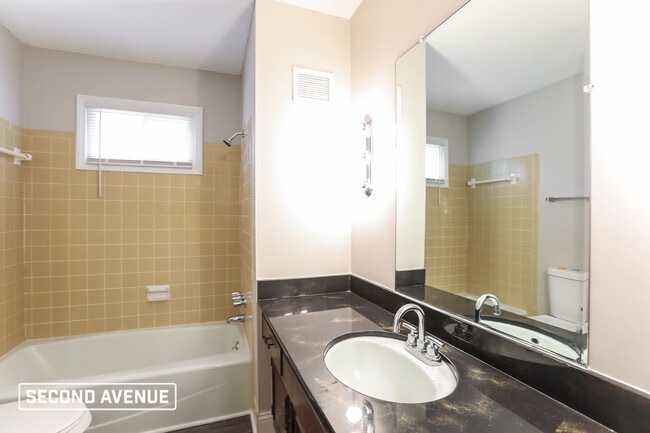 Building Photo - 10309 Century Ln