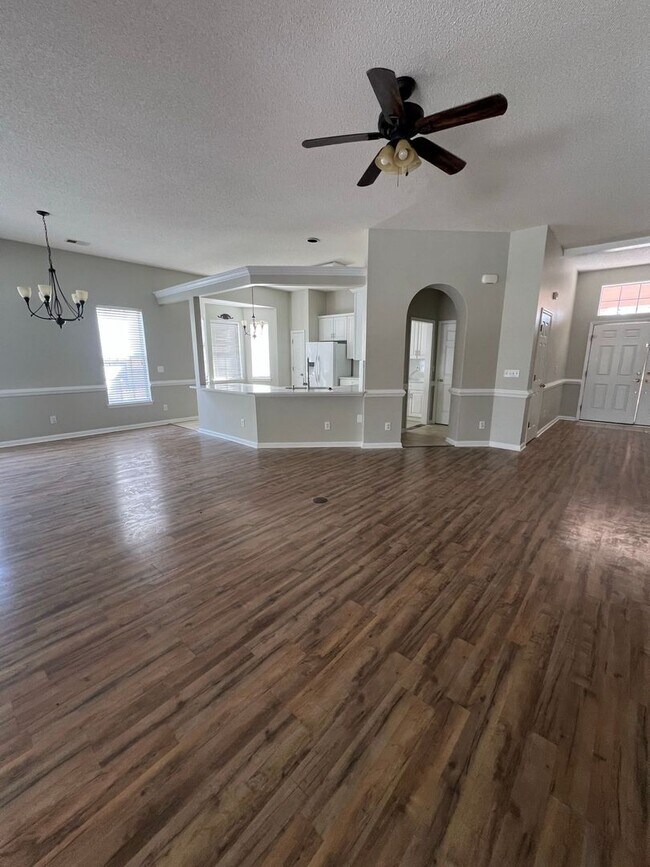 Building Photo - 404 Blackberry Ln