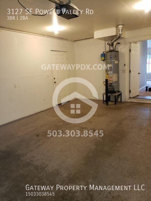 Building Photo - 3127 SE Powell Valley Rd