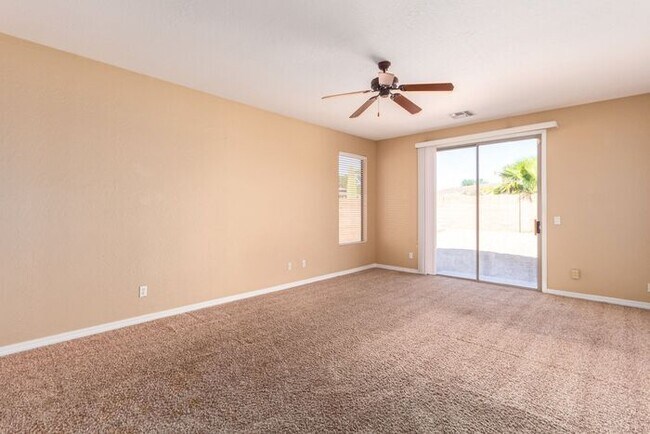 Building Photo - Single level rare to find 3 bed house in G...