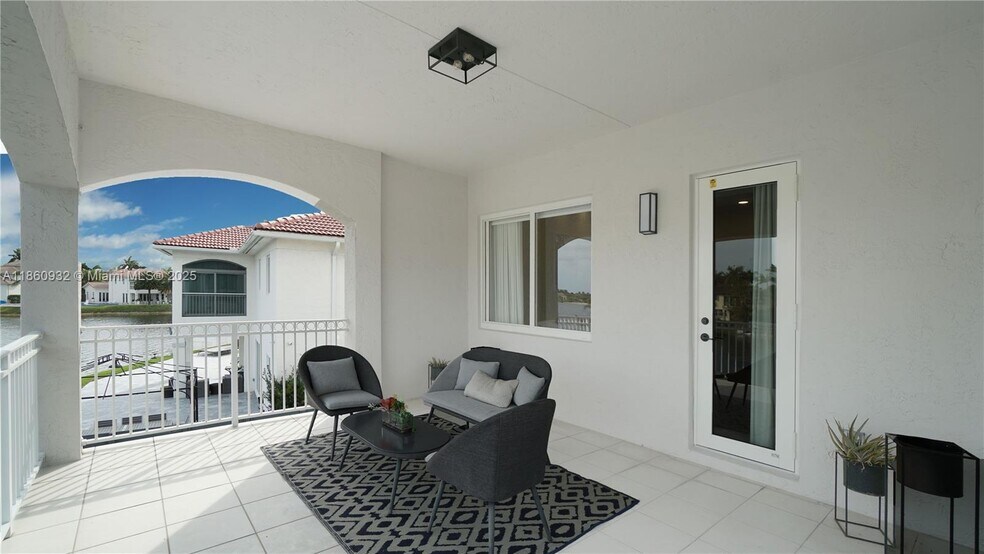 Building Photo - 7031 NW 113th Ct