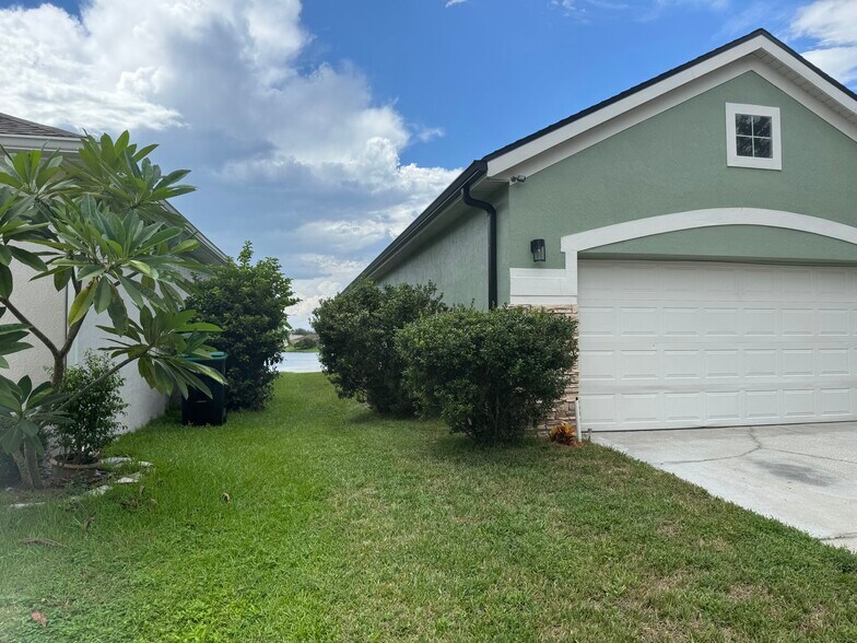 Building Photo - 13646 Hawk Lake Dr