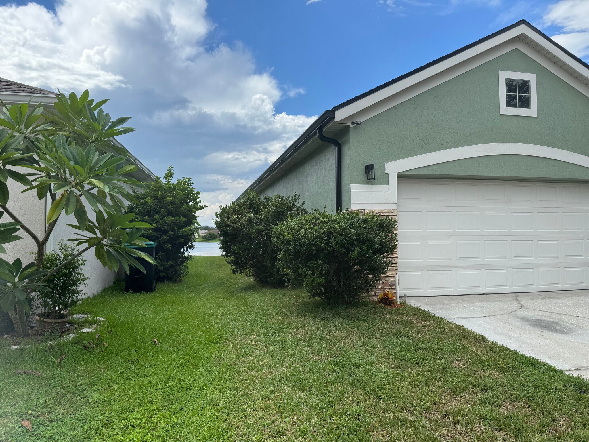 Building Photo - 13646 Hawk Lake Dr