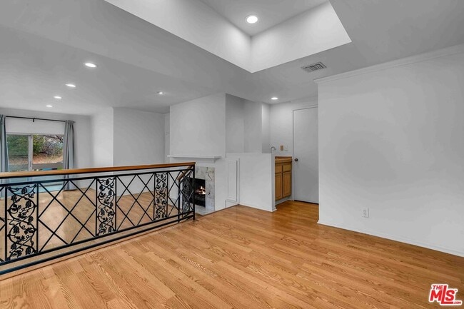 Building Photo - 1655 Selby Ave