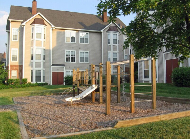 Building Photo - 46620 Drysdale Ter