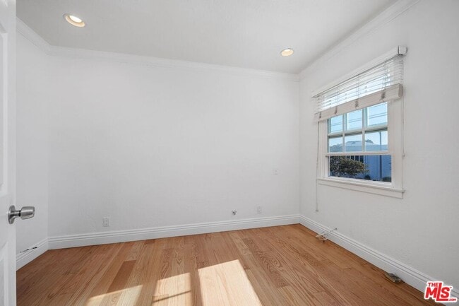 Building Photo - 6322 W 78th Pl