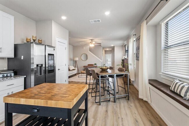 Building Photo - 283 Fieldwood Dr