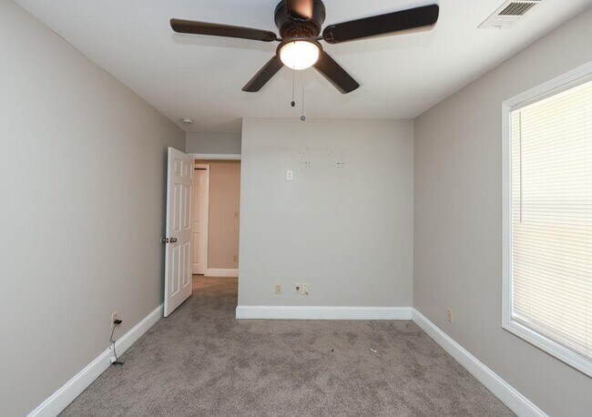 Building Photo - 3873 King Edward Trail SW