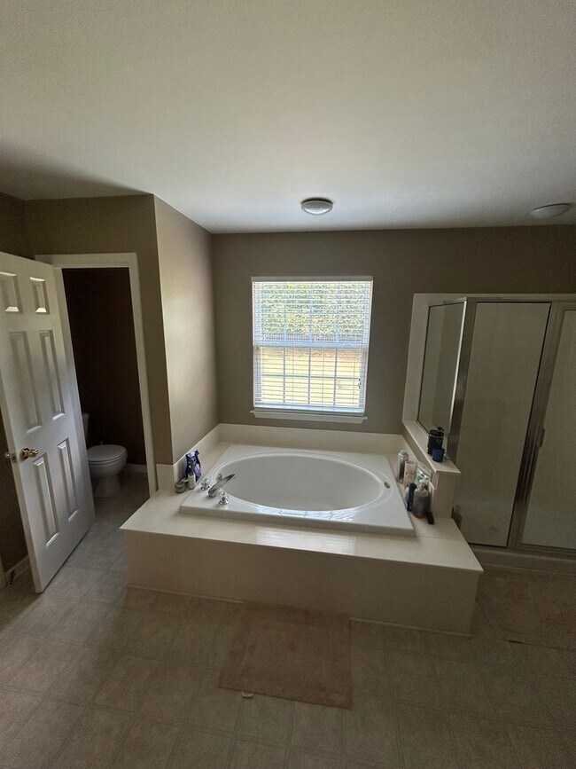 Building Photo - 108 Ivory Glen Ct