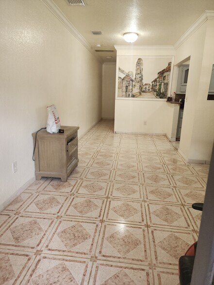 Dinning Area - 102 NW 64th St