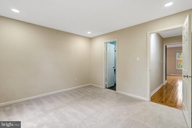 Building Photo - 8482 Springfield Oaks Dr