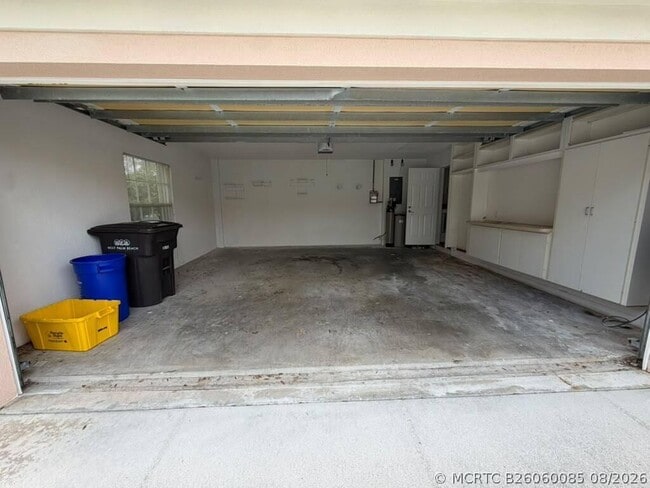 Building Photo - 7046 Fish Creek Ln