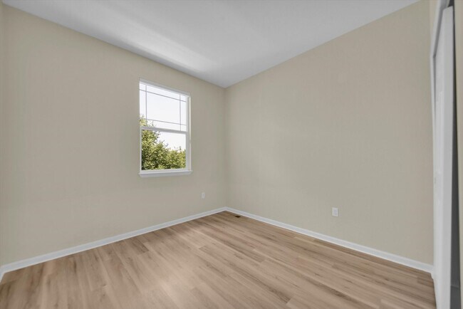 Building Photo - Modern 2-Bed, 3-Bath Home in The Village at Five Parks – Ralston Valley - AVAILABLE SEPTEMBER 1ST!!