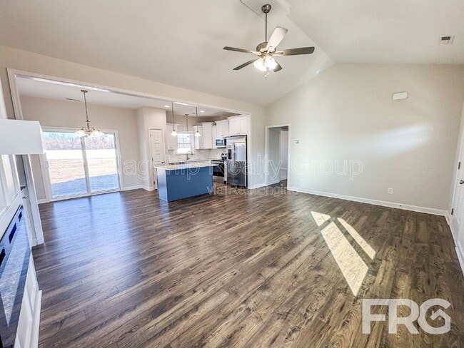 Building Photo - 101 Creeks Edge Dr