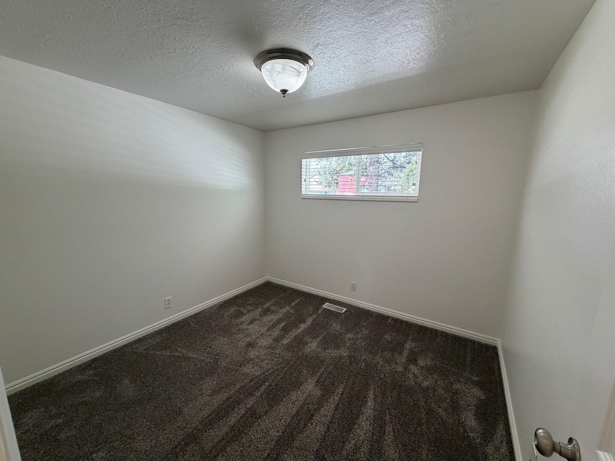 Building Photo - 869 N 400 E
