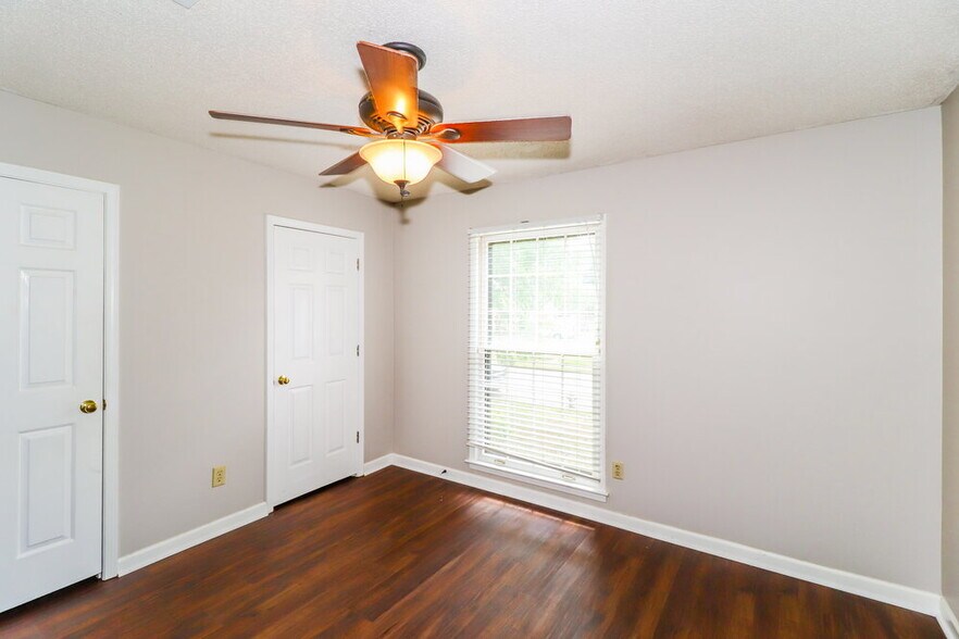 Building Photo - 482 Sanga Cir W