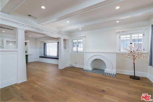 Building Photo - 2191 W 31st St