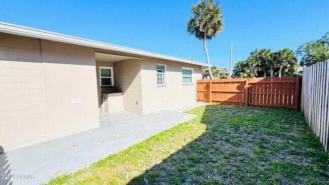 Building Photo - 901 N Peninsula Dr