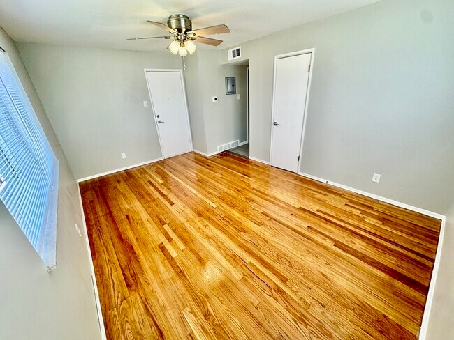 Building Photo - 6265 Gravois Ave