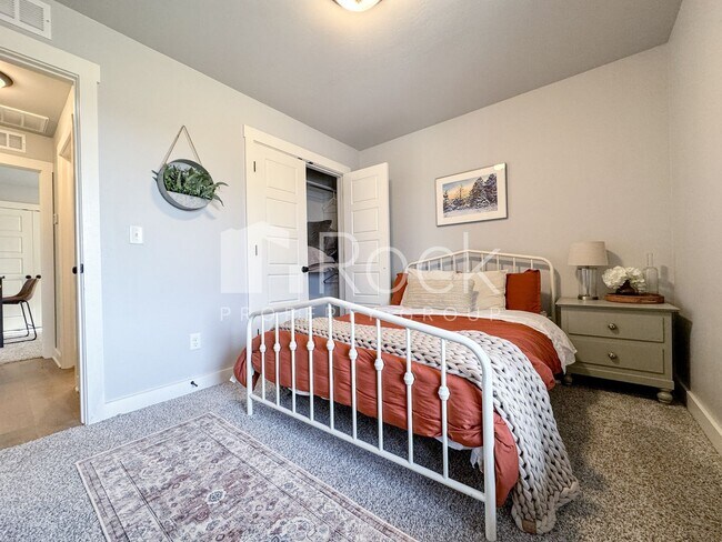 Building Photo - 3-bedroom home with Storm Shelter in Westmoore area