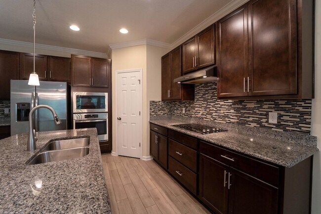 Building Photo - 543 Aventurine Ave