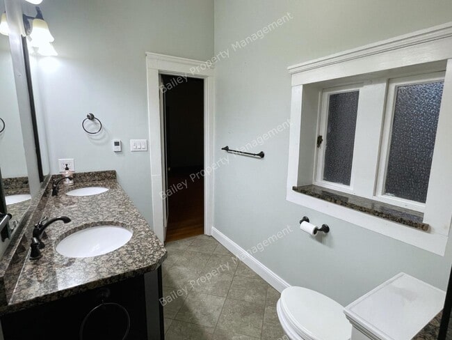 Building Photo - 1458 Cherokee Rd