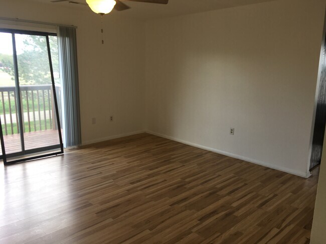 Building Photo - Country Acres