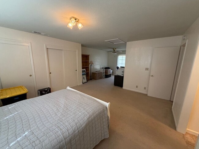 Building Photo - Beautiful County Property