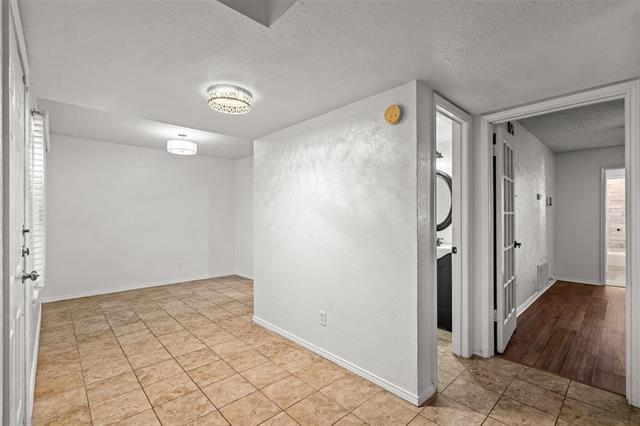 Building Photo - 812 Creekside Dr