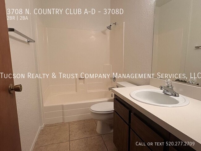 Building Photo - 3708 N Country Club Rd