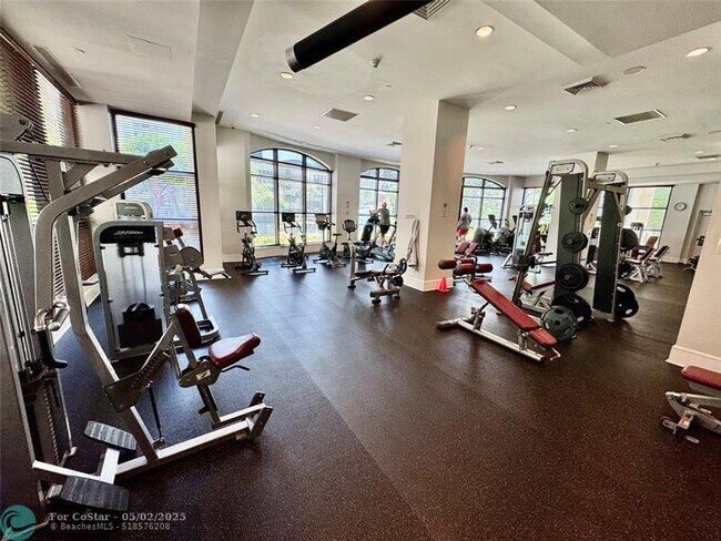 Building Photo - 610 W Las Olas Blvd