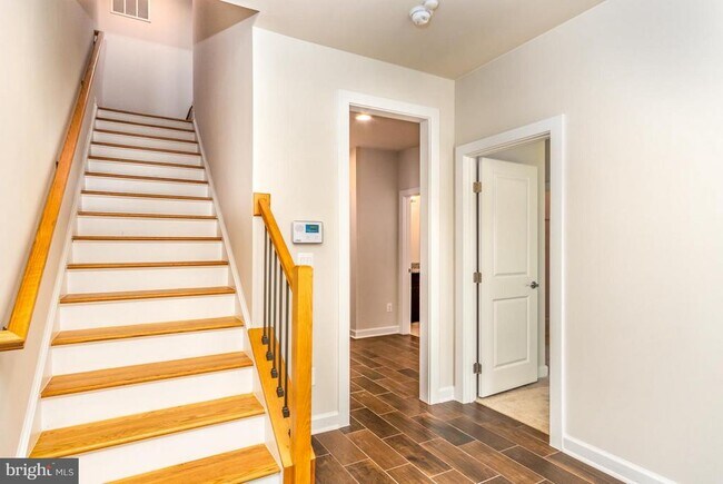 Building Photo - 43375 Whitehead Ter
