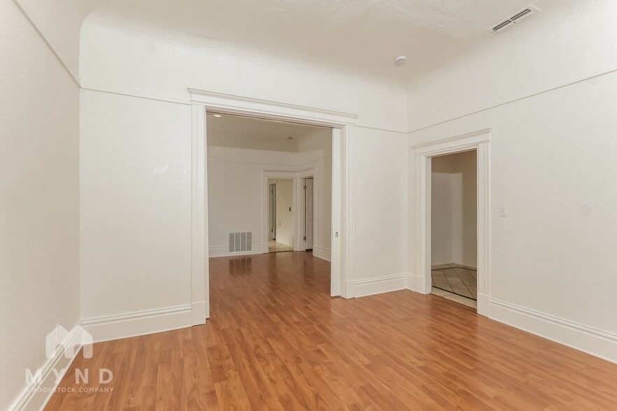 Building Photo - 612 1/2 15th St