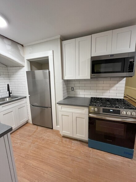 Kitchen3 - 171 Austin St