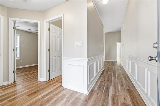 Building Photo - 2335 Winthrope Way Dr