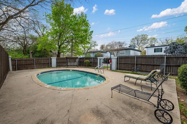 Building Photo - 6107 Bullard Dr