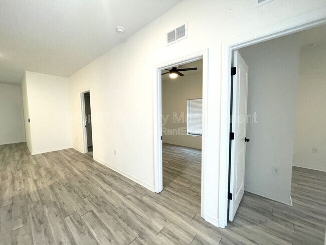 Building Photo - 558 Nimitz Blvd